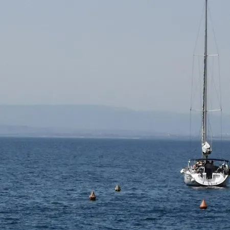 Grimaldi Semesterbostad